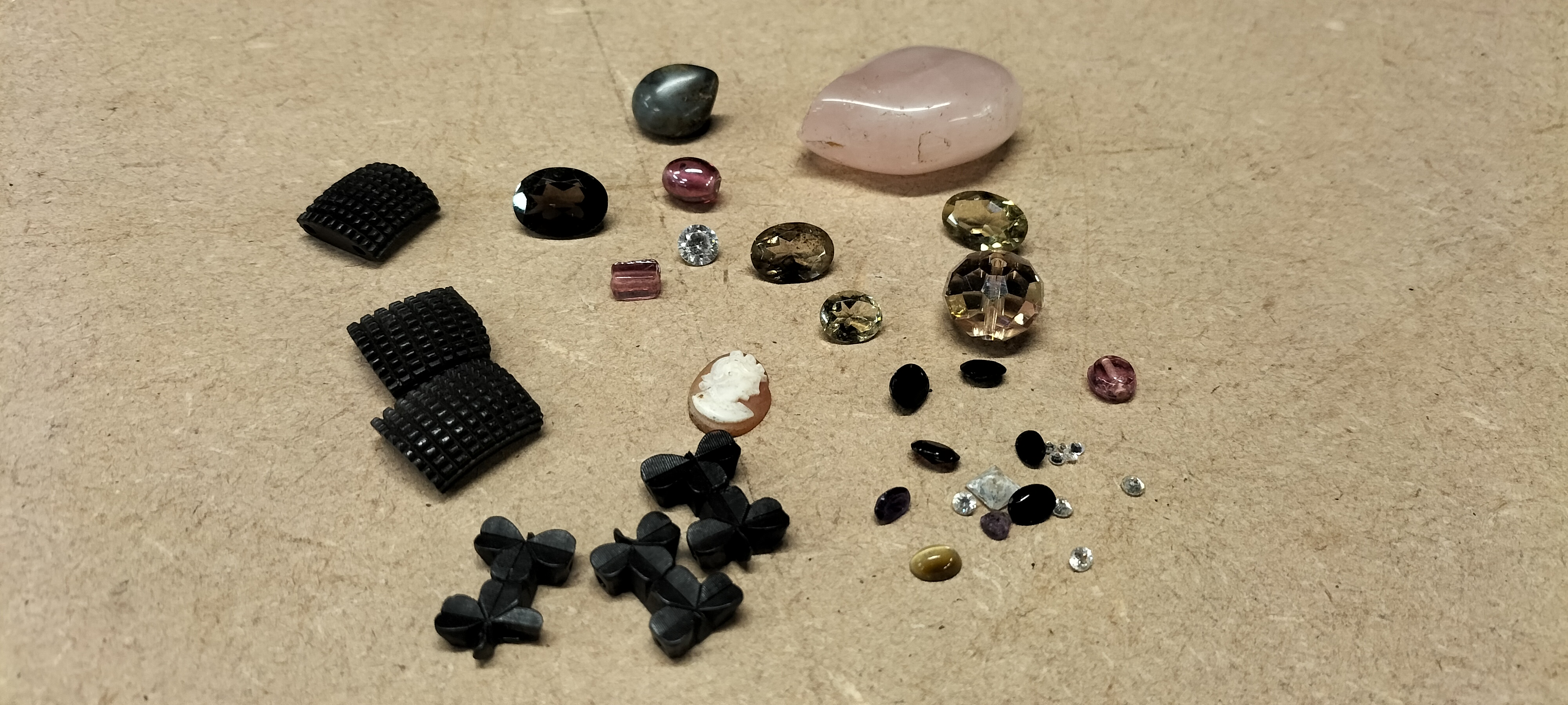 A Collection of Mixed Loose Gemstones and Jewellery Components