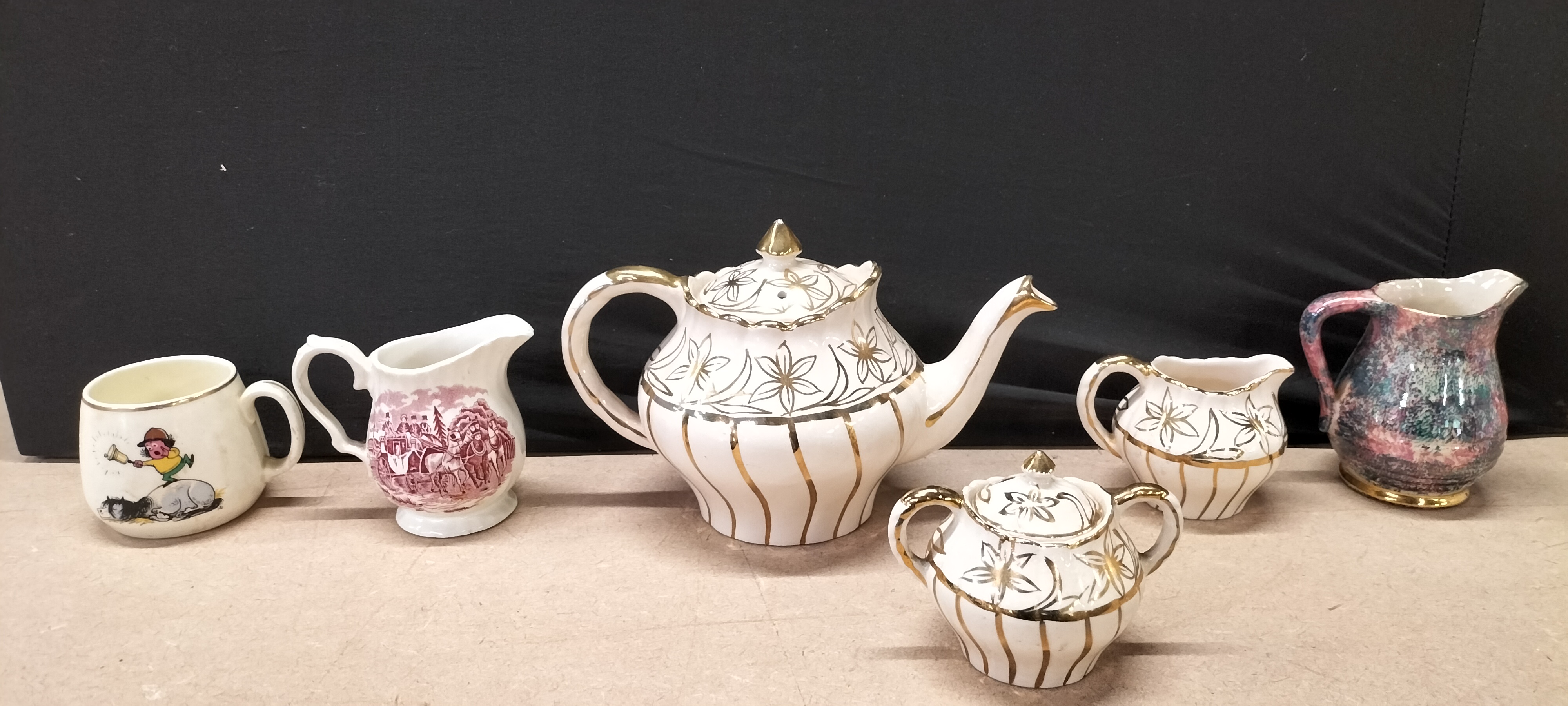 An Assortment of 6 Arthur Wood, Myott and Govancroft Ceramic Tableware Items