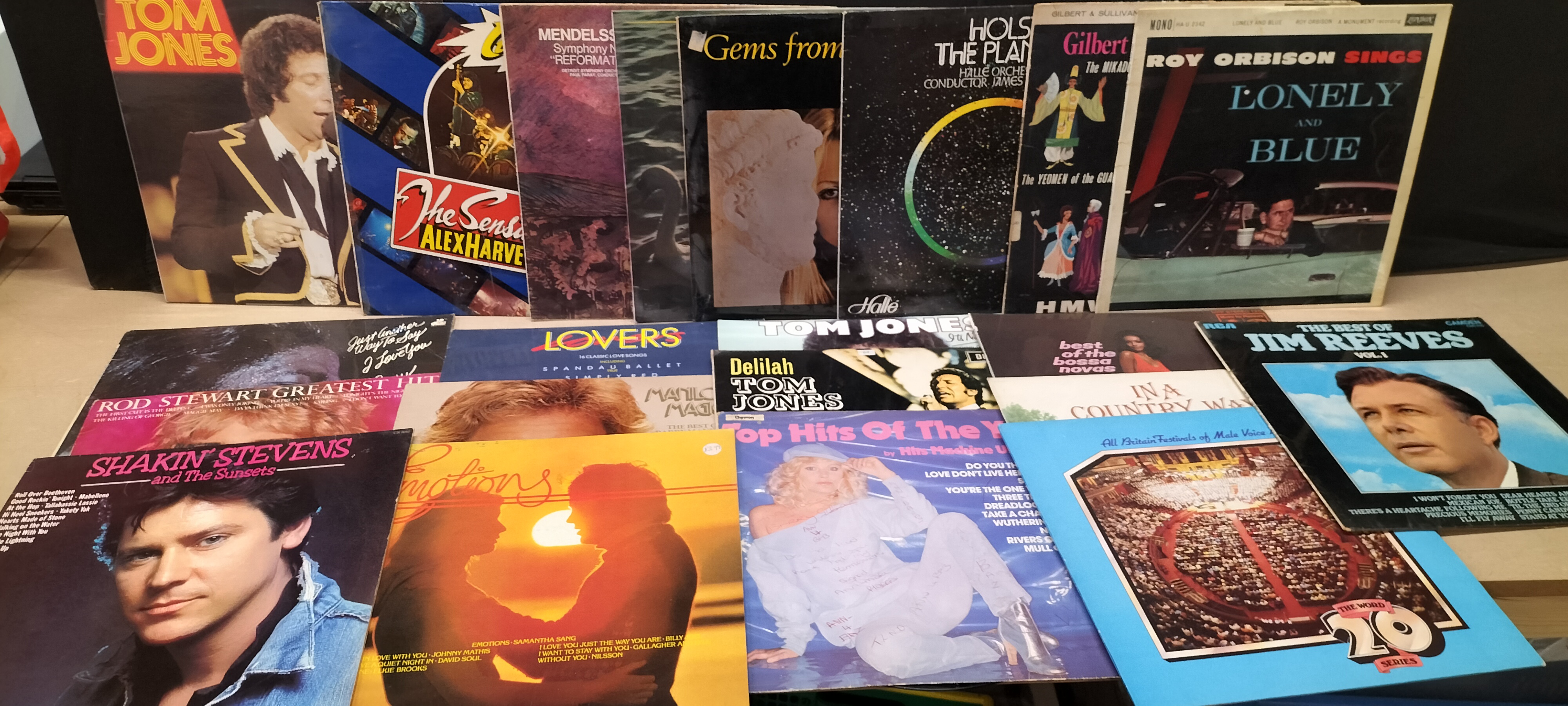 17 Mixed Genre Vinyl LP Records Including Roy Orbison and The Sensational Alex Harvey Band