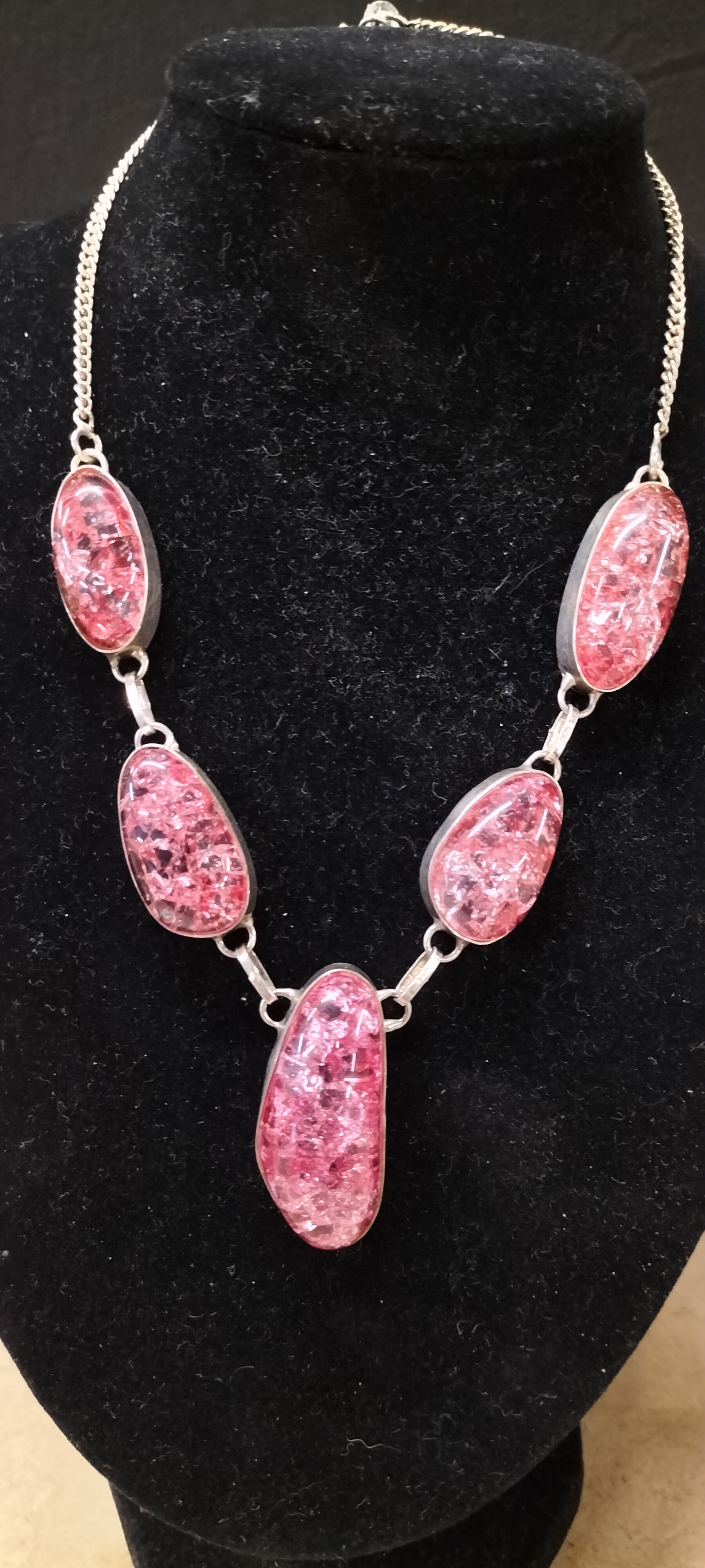 A Sterling Silver Graduated Pink Crystal Drop Link Necklace