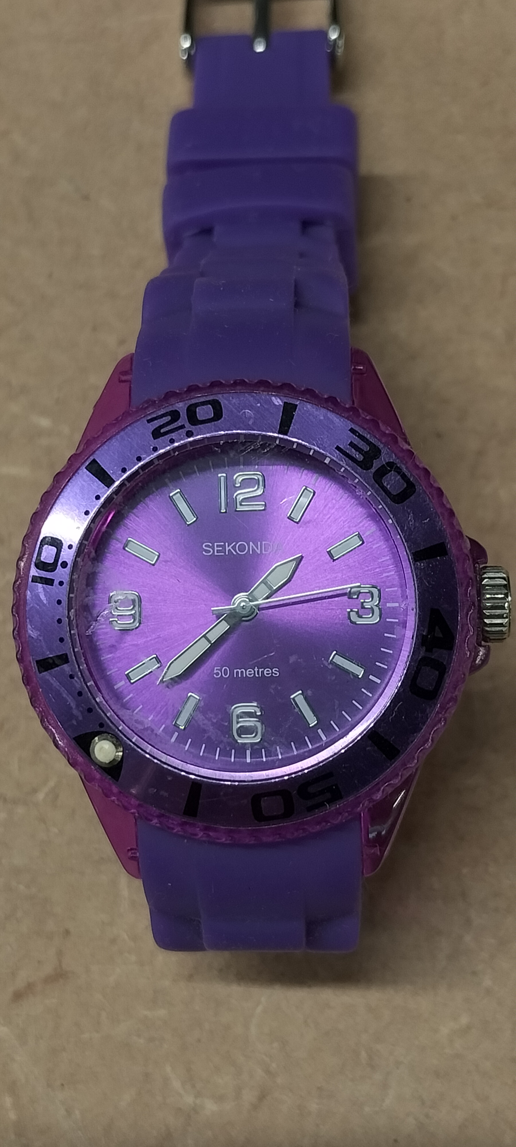 A Purple Plastic and Silicone Sekonda Wristwatch, N4664 DLX