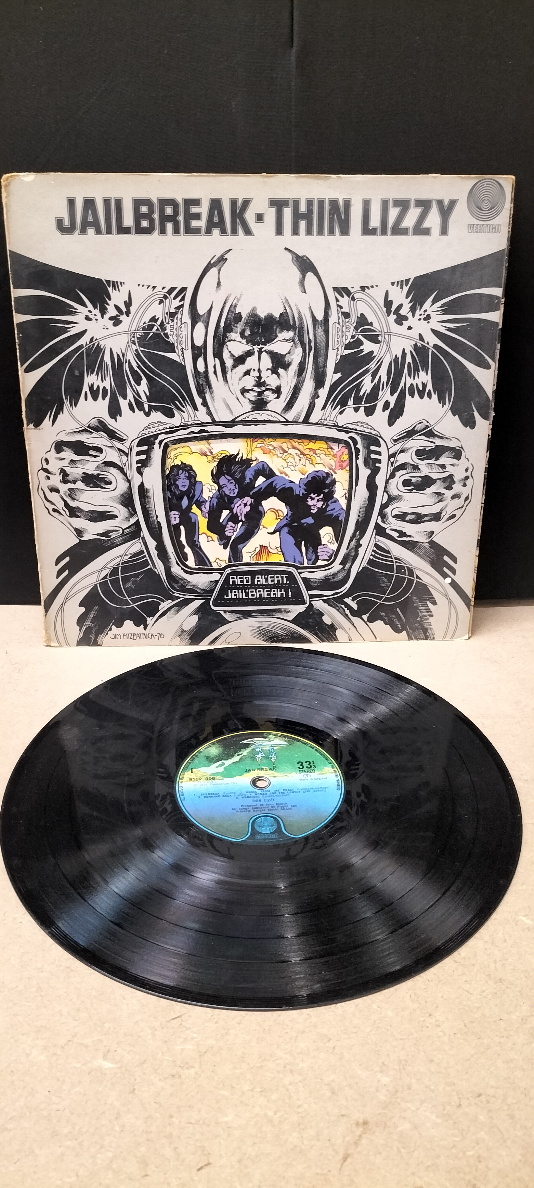 A Thin Lizzy Jailbreak 12-inch Vinyl LP Record, 9102 008