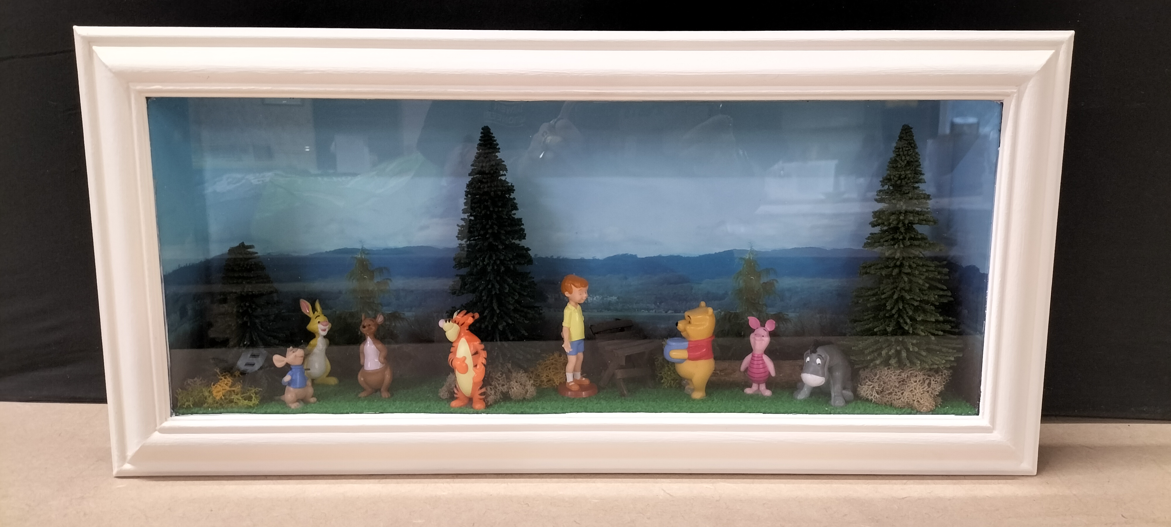 A 2005 WOOD designs Handcrafted Winnie the Pooh Shadowbox Diorama