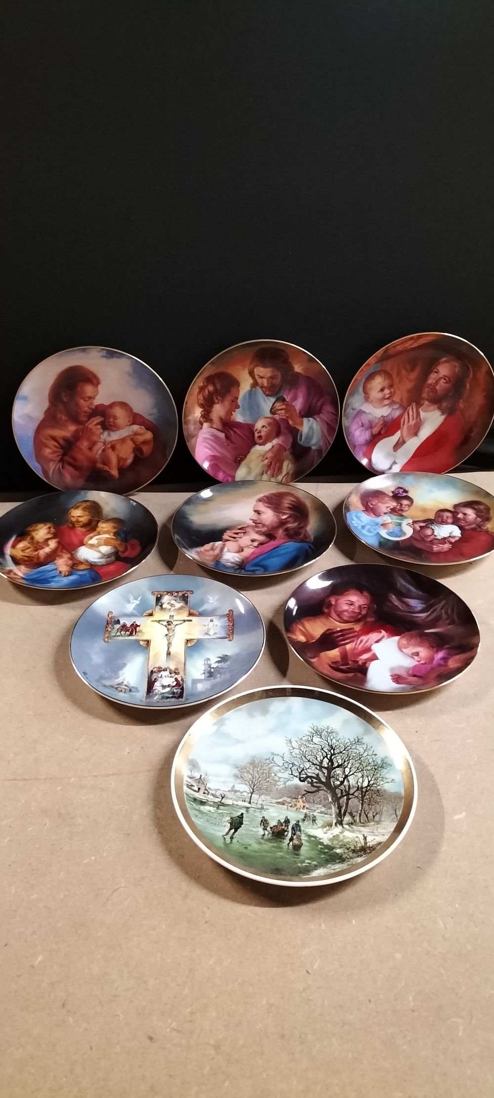 Lot 302: 9 Porcelain Decorative Collector Plates including Royal Doulton and MaGo Designs