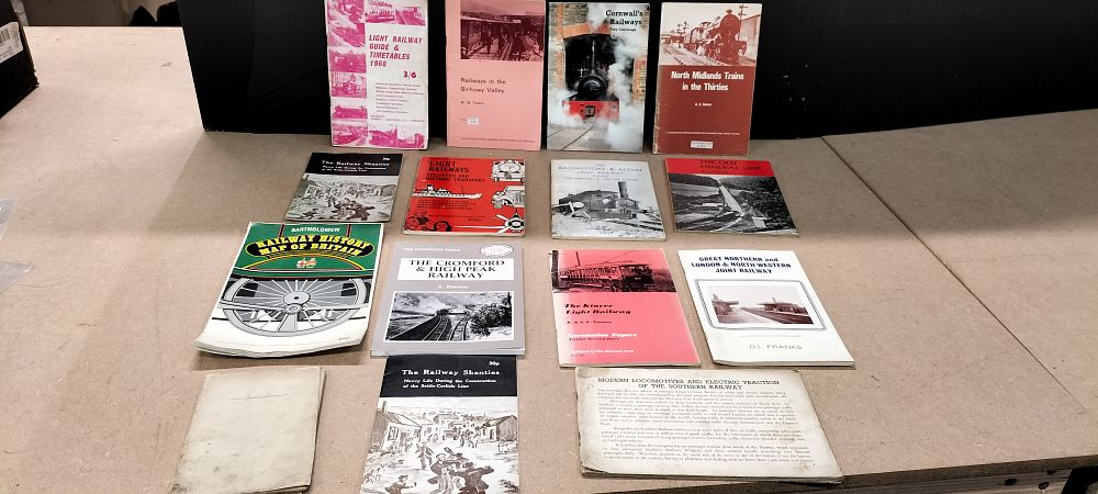 Lot 384: A Collection of 15 Vintage Ian Allan and Oakwood Press Paper Railway Booklets