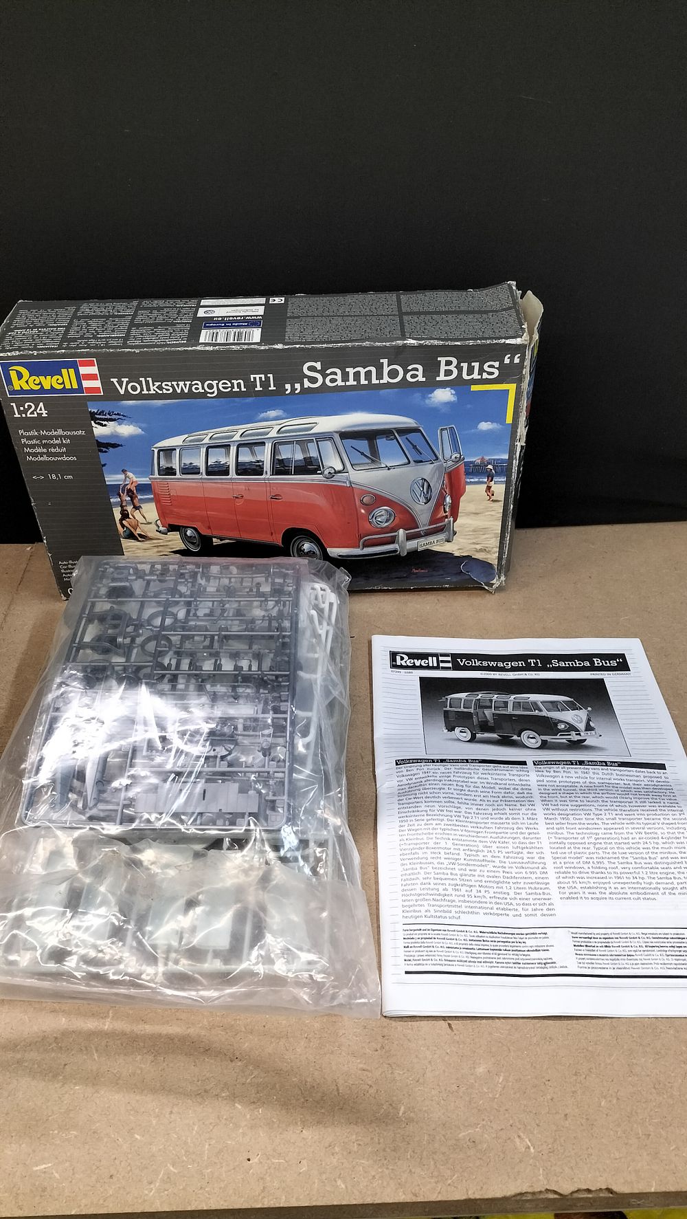 Lot 253: A Revell Plastic Volkswagen T1 Samba Bus Model Kit, 07399