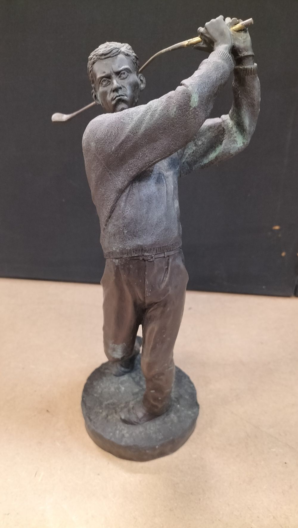 Lot 264: A Bronzed Composite David Geenty for Heredities Golfer Figurine, Off the Tee DH5