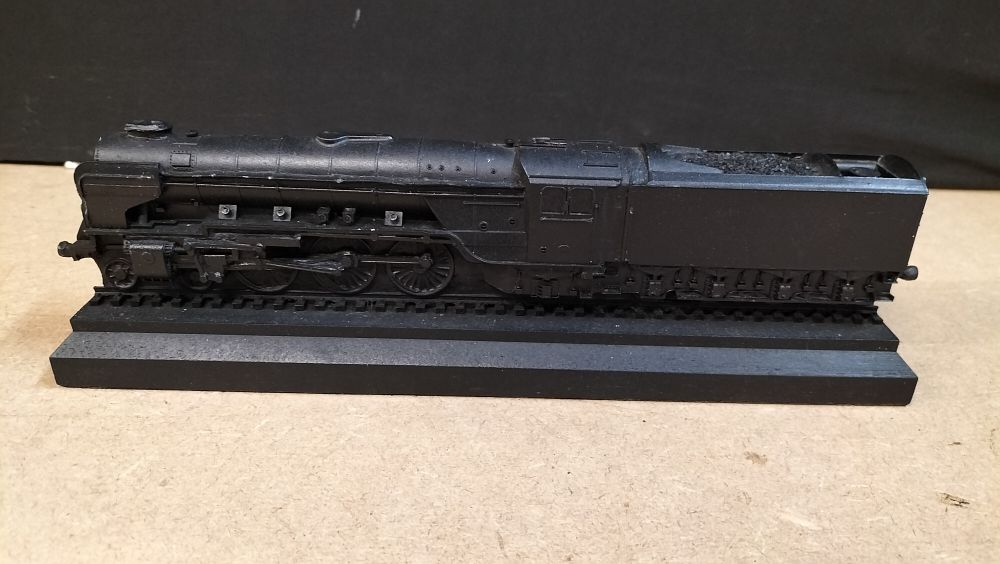 Lot 292: A Coal Composite 4-6-2 Pacific Class Steam Locomotive and Tender, E & J Mining Memories