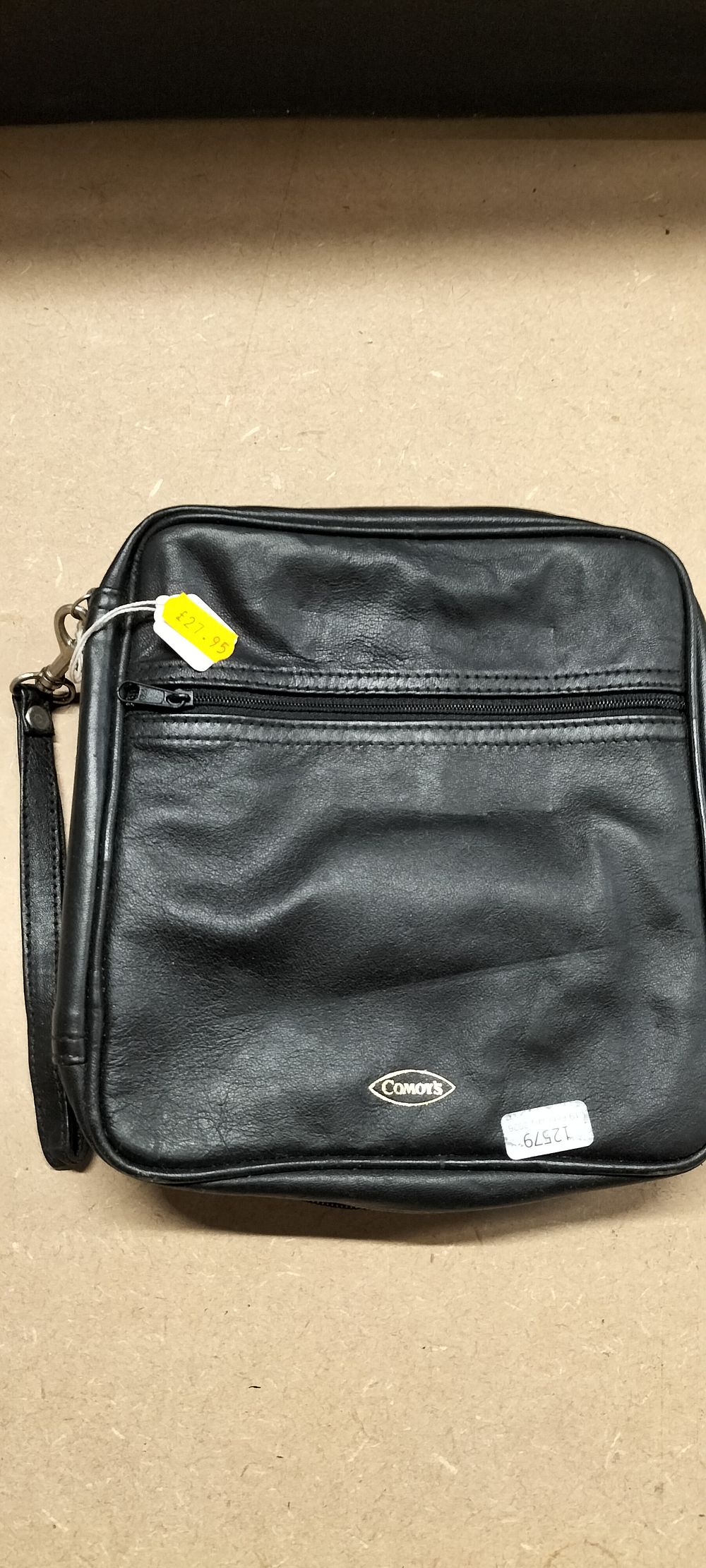 Lot 304: A Comoy's Black Leather Pipe Smoker's Travel Bag