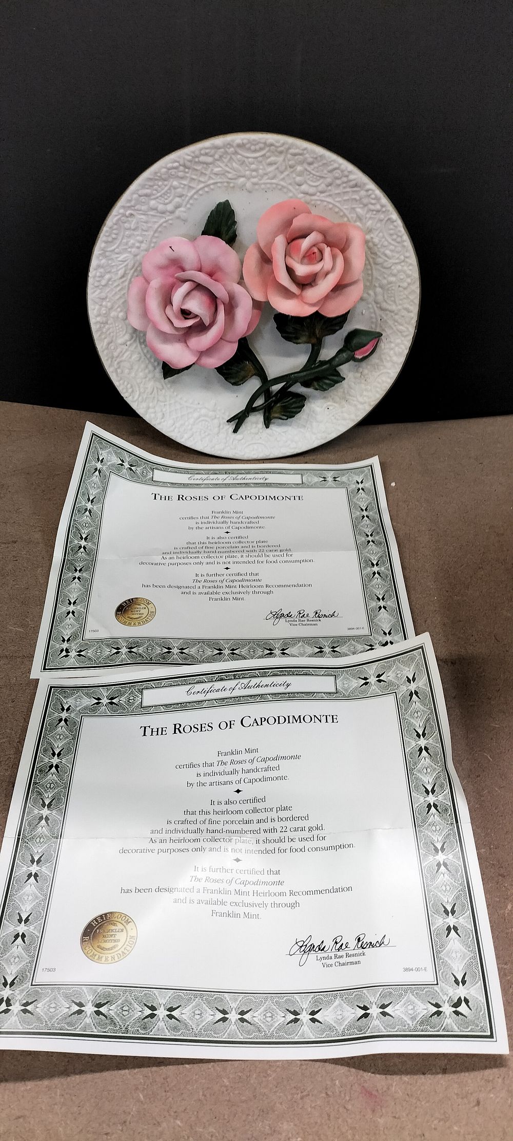 Lot 324: A Franklin Mint The Roses of Capodimonte Limited Edition Bisque Porcelain Collector Plate