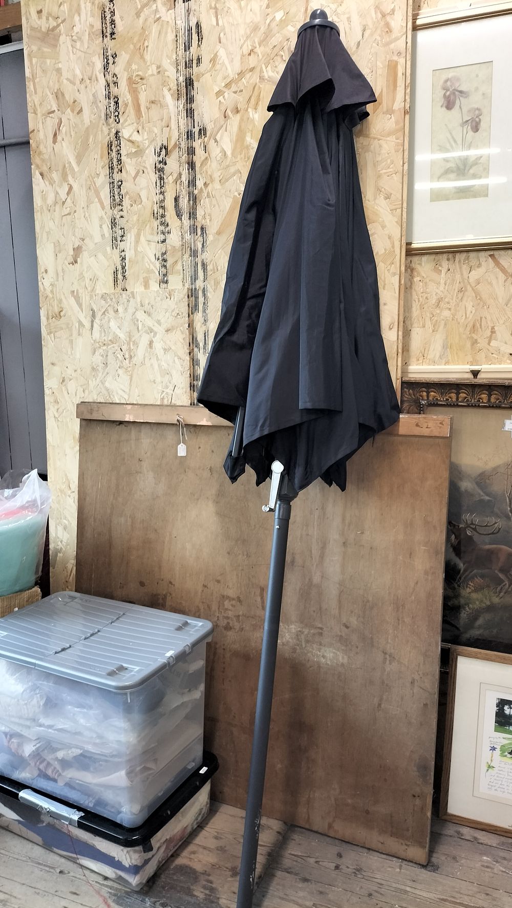 Lot 189: A Black Cantilever Style Metal and Synthetic Fabric Garden Parasol