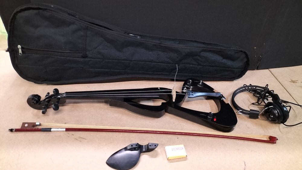 Lot 216: Black Gloss Electric Silent Violin Set with Paul Stanton Bridge