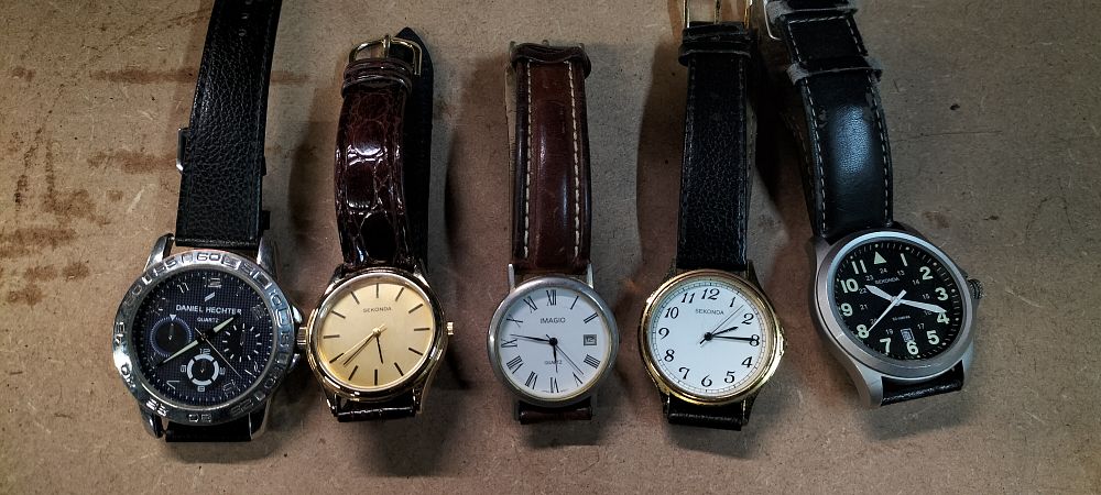 Lot 227: An Assortment of 5 Men's Quartz Wristwatches including Sekonda and Daniel Hechter