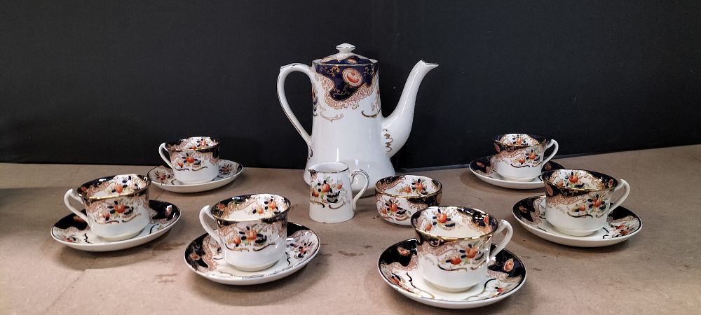 Lot 244: A 15 Piece Wood & Sons Royal Pattern Imari Style Earthenware Coffee Set