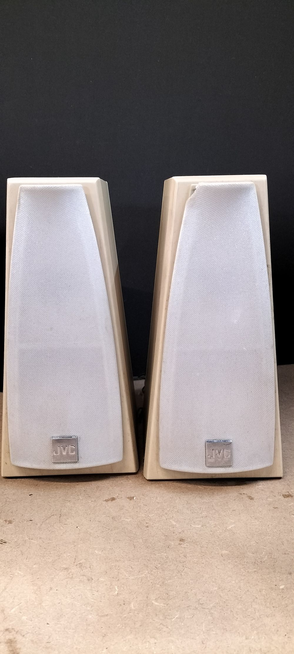 Lot 259: A Pair of JVC SP-VSDT6 Trapezoidal Wood Effect Bookshelf Speakers