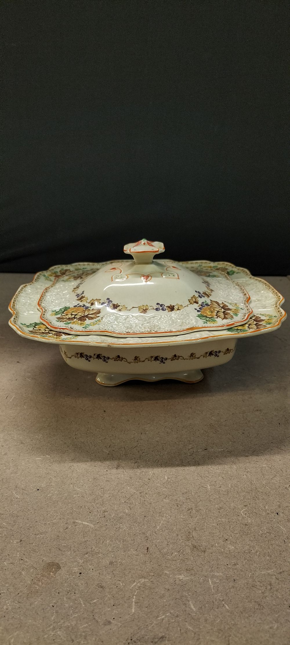 Lot 279: A Myott Staffordshire Earthenware Covered Vegetable Tureen