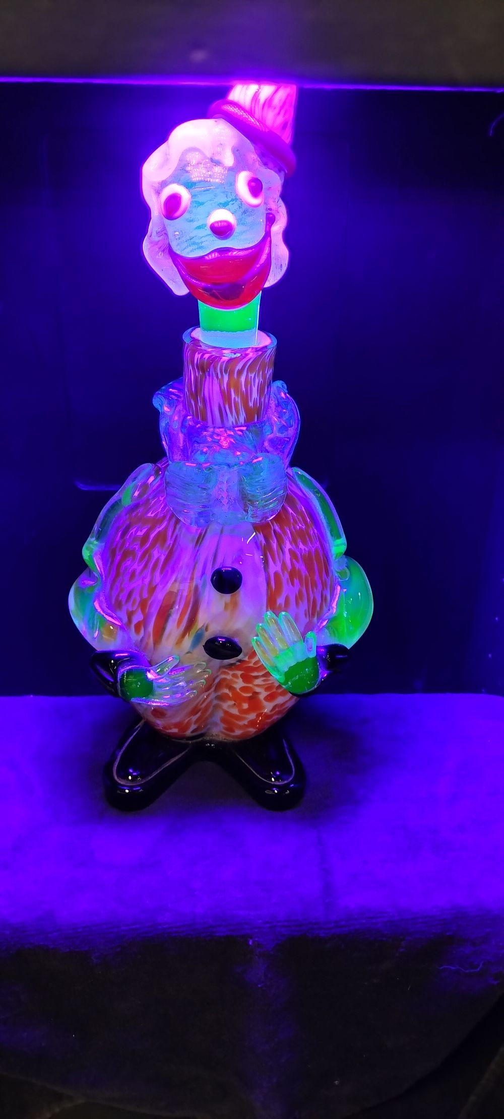 Lot 295: 1960's -70s Dayson Urainium Art Glass Clown Decanter.
