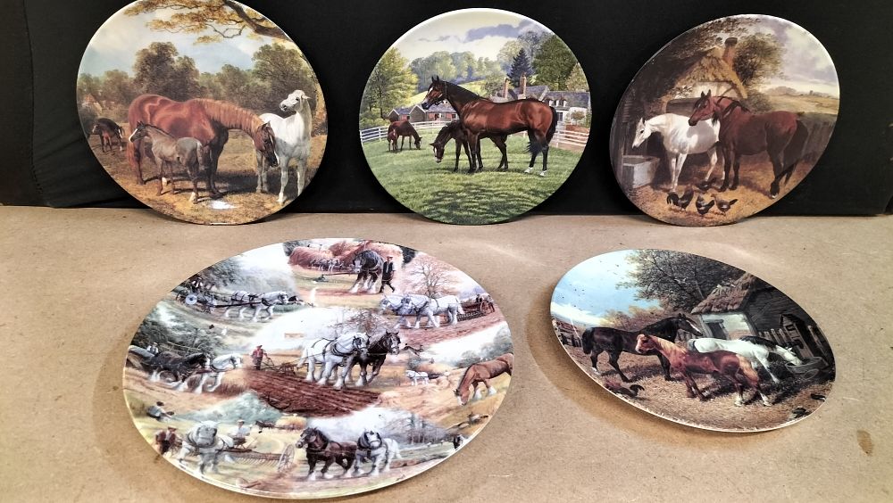 Lot 334: 5 Royal Doulton English Fine Bone China Equestrian Theme Collector Plates