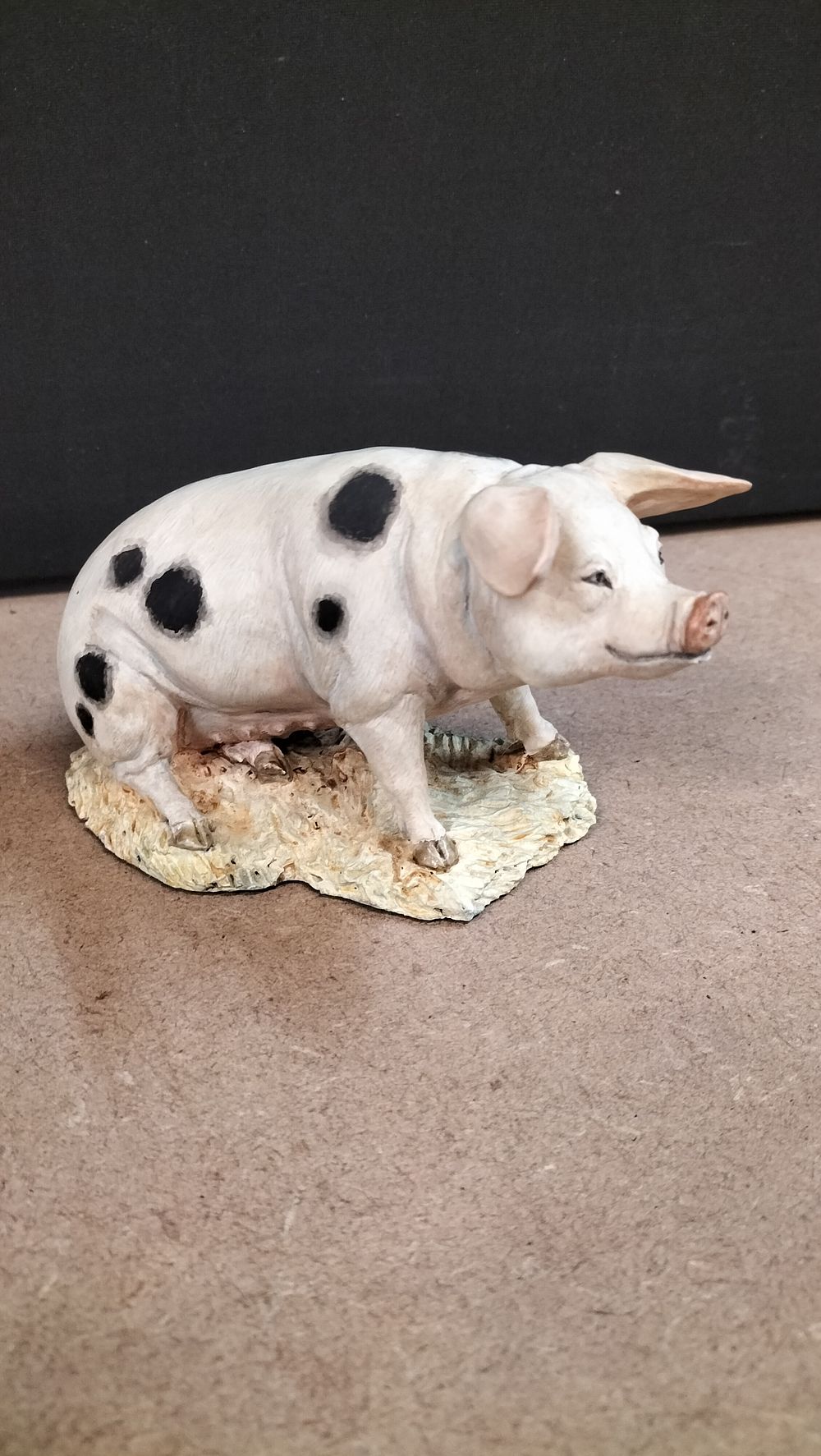 Lot 360: A Gloucestershire Old Spots Pig Figurine