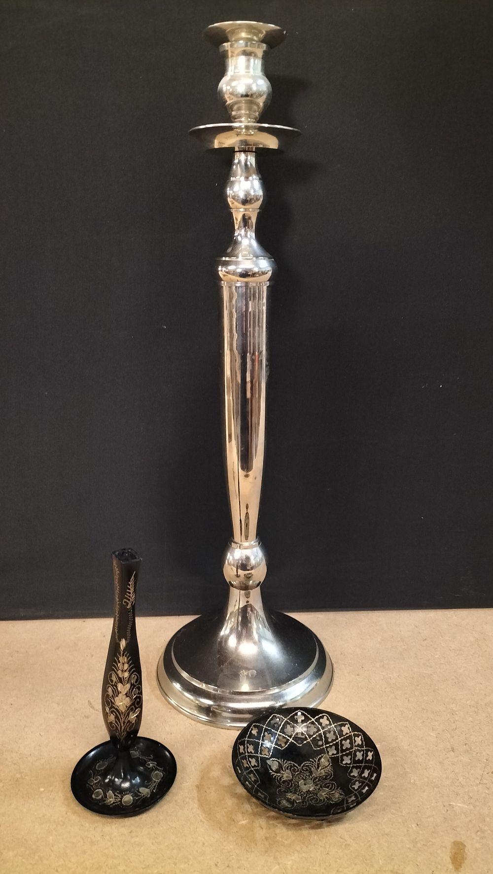 Lot 362: 3x Silver Toned and Bidri Style Metalware Items