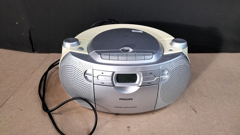 Lot 363: A Philips CD Soundmachine AZ1027/05