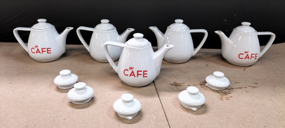 Lot 410: A Set of 5 Superwhite and Great White Vitrified Ceramic Teapots