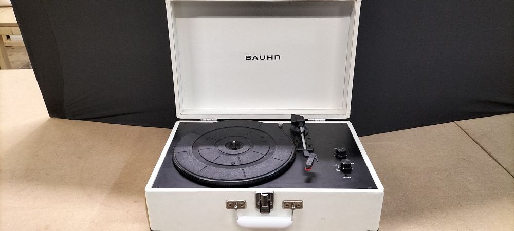 Lot 195: Bauhn UVST-0617 Vintage Suitcase Turntable
