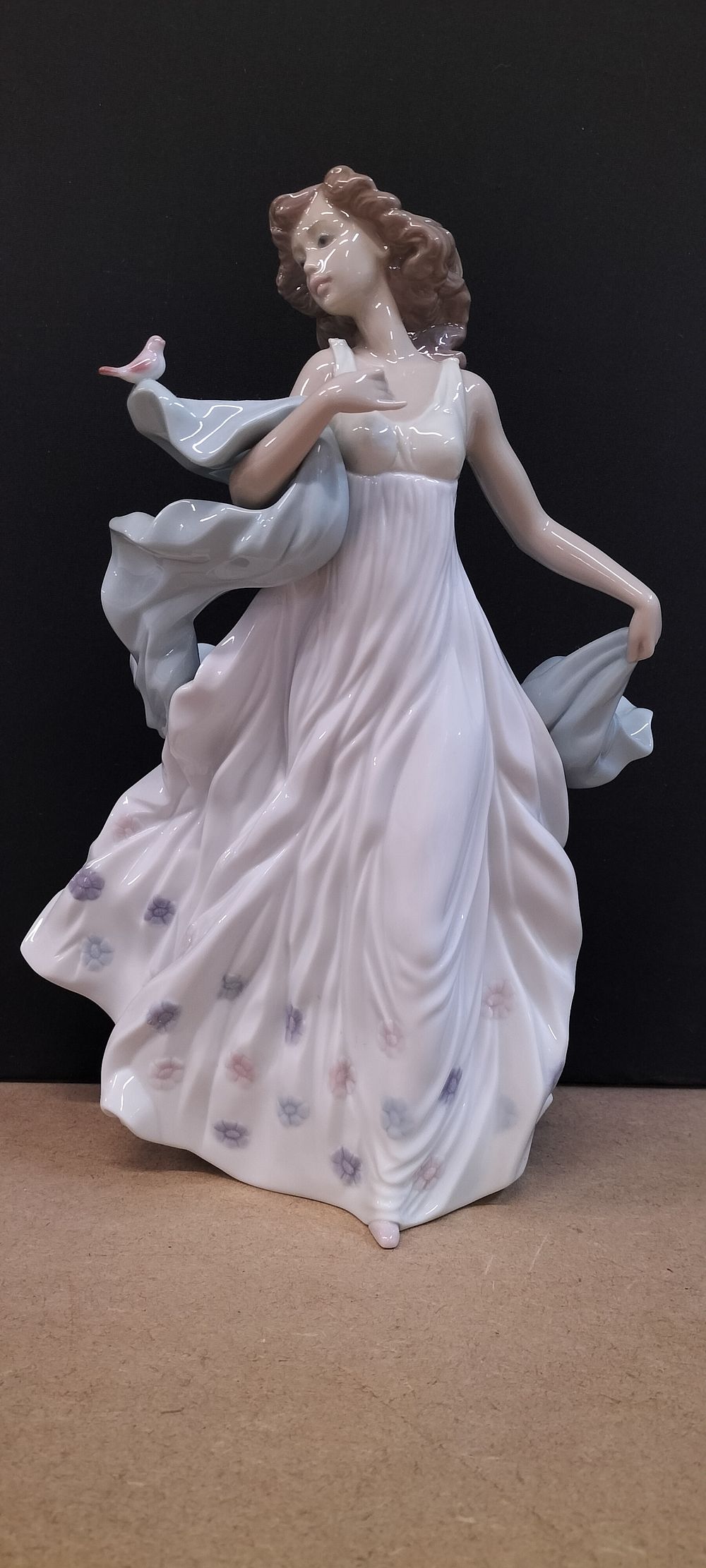 Lot 218: A 1995 Lladro Porcelain Summer Serenade Figurine, 6193. Sculpted by Regino Torrijos.
