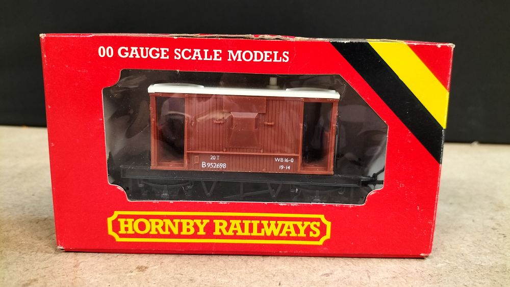 Lot 163: Hornby Railways B.R. Brake Van, R.218