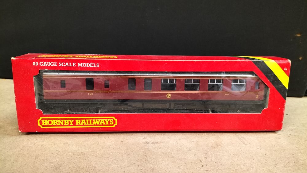 Lot 166: Hornby Railways R.434 LMS 57' Brake 3rd Coach