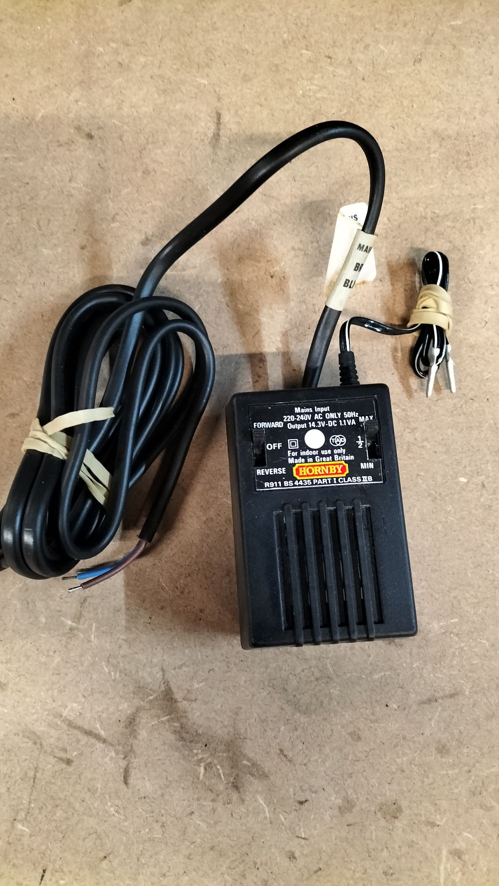 Lot 167: Hornby Model Railway R911 Speed and Direction Controller