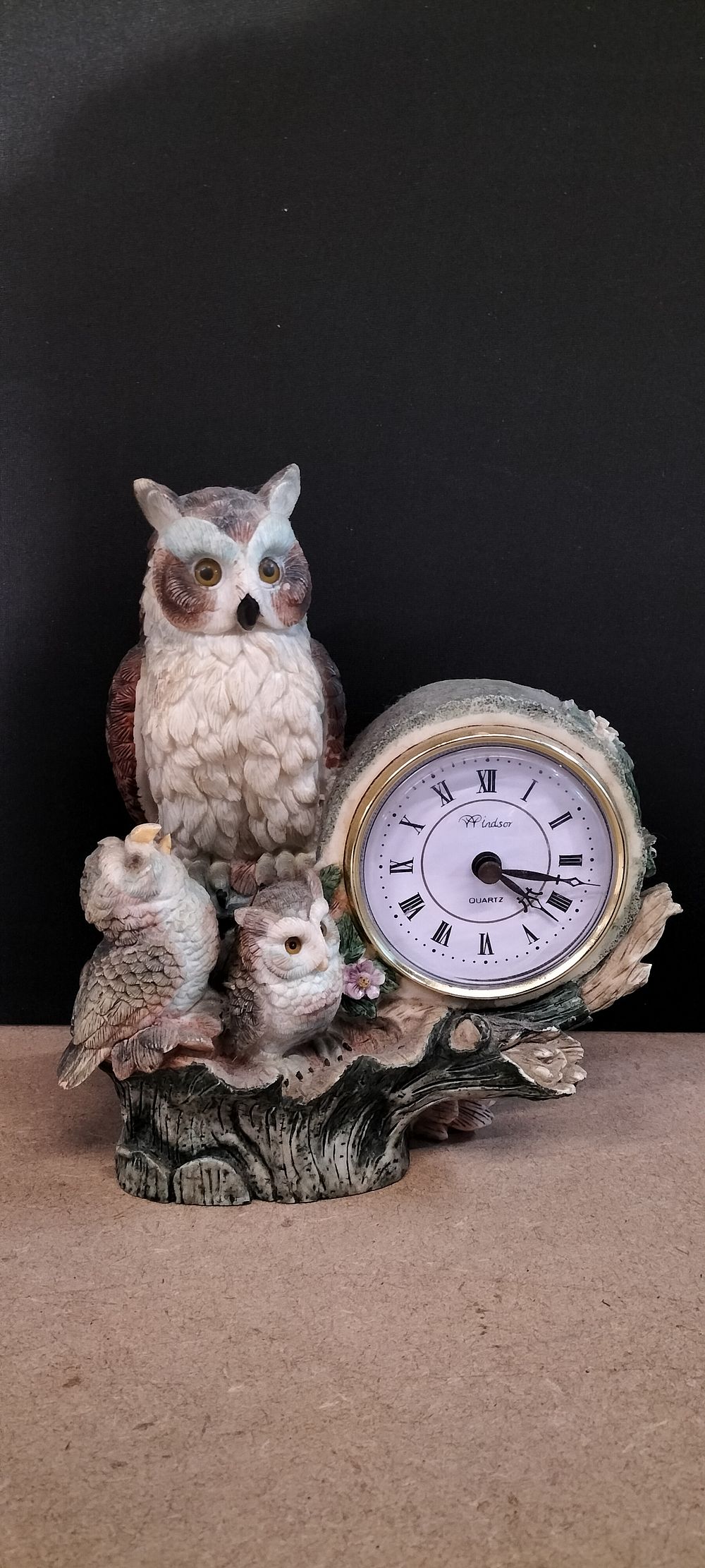 Lot 303: A Painted Resin Windsor Quartz Owl Mantel Clock