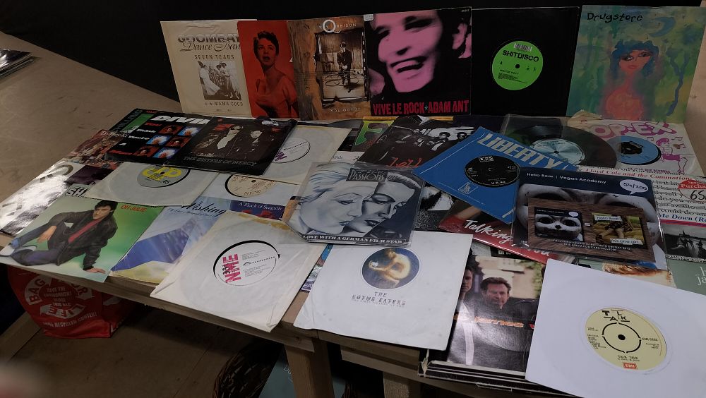Lot 366: A Collection of Approximately 35 Vinyl 7 Inch Singles