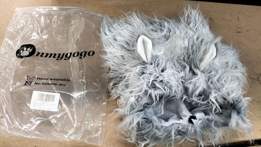 Lot 379: Onmygogo Lion Mane Wig for Dogs with Ears, Grey, Size L