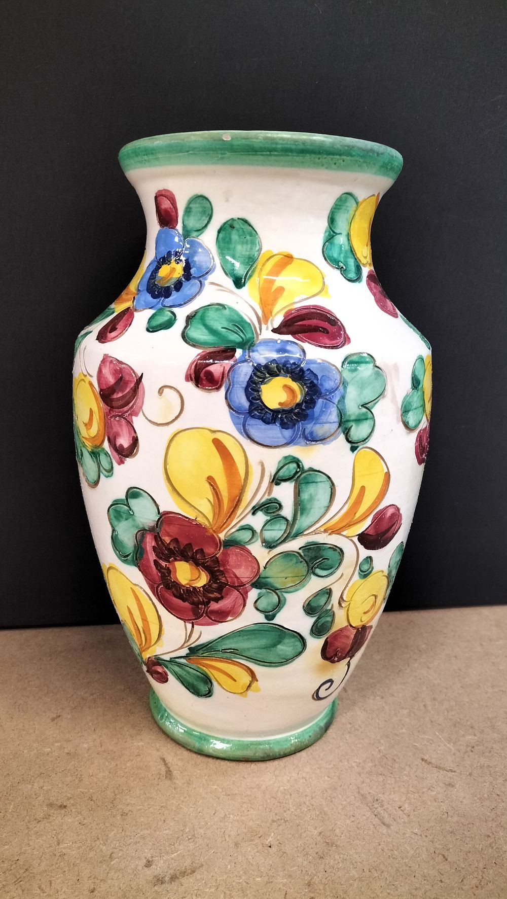 Lot 394: Italian Floral Earthenware Vase, 5009/28