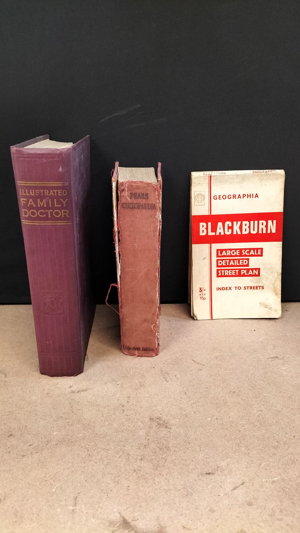 Lot 397: A Collection of 3 British Reference Books and Street Plan, MCMXXXIV