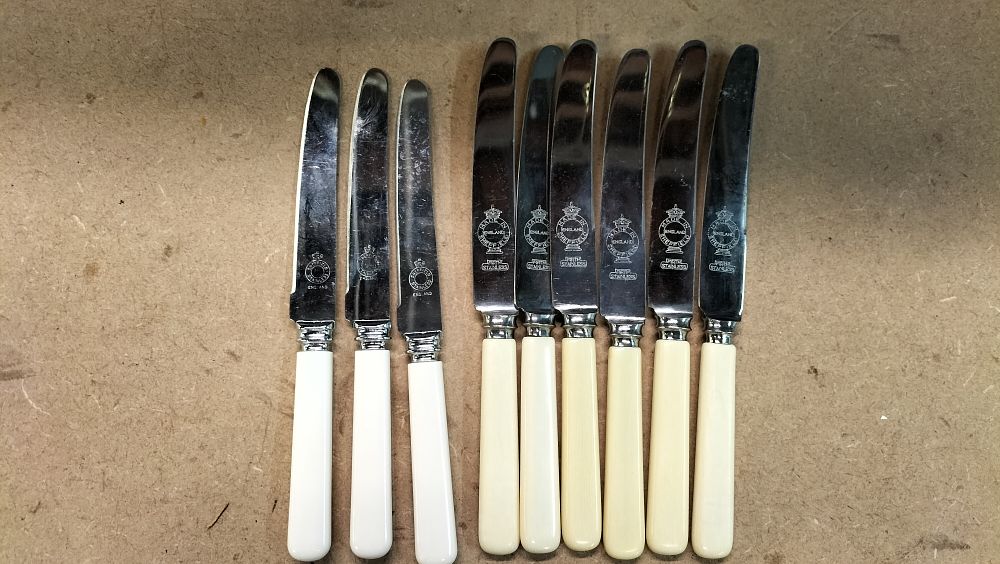 Lot 15: An Assortment of 9 Sheffield Stainless Steel and Firth Stainless Table Knives