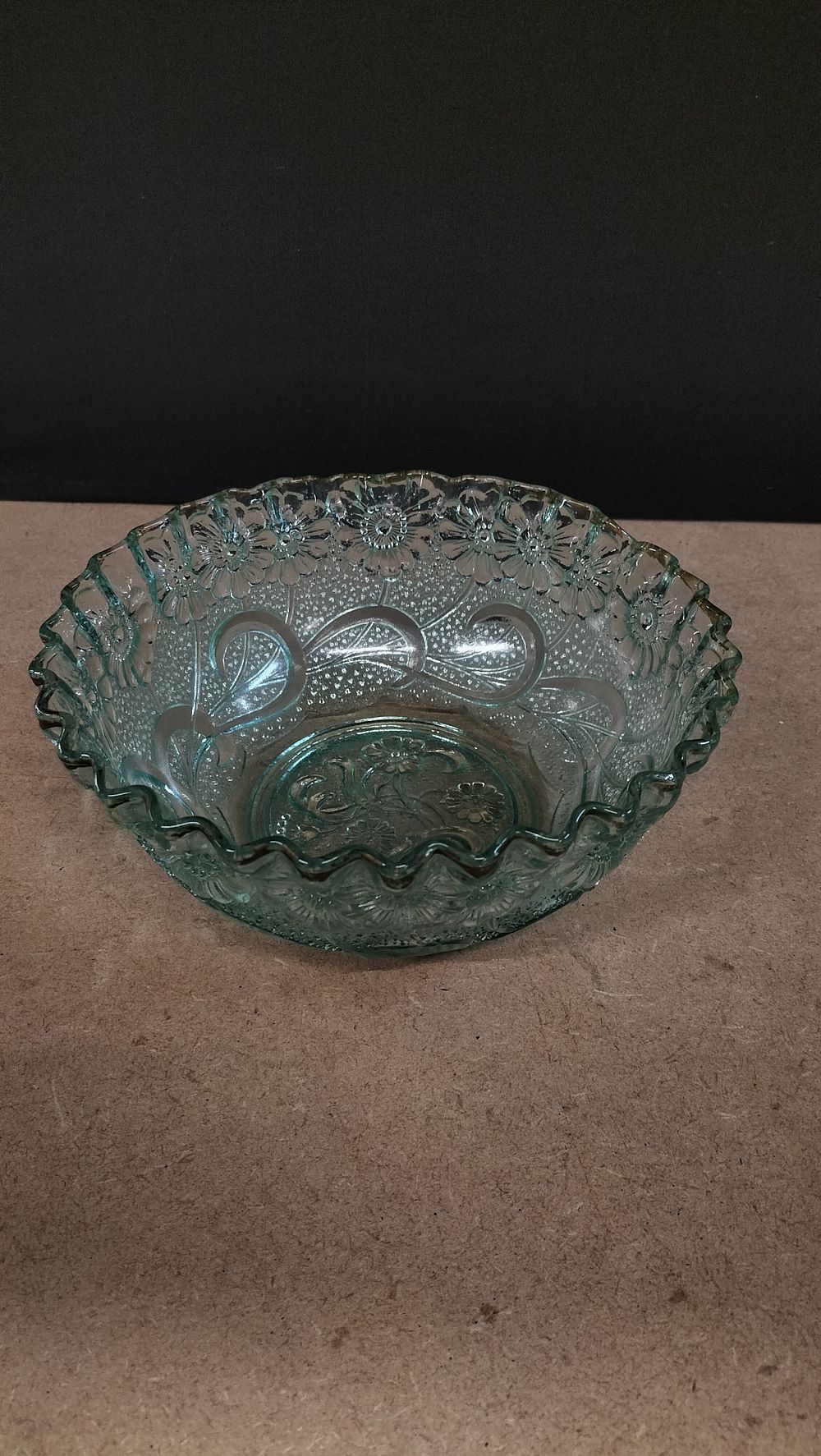 Lot 21: A Light Aqua Pressed Glass Bowl with Ruffled Rim