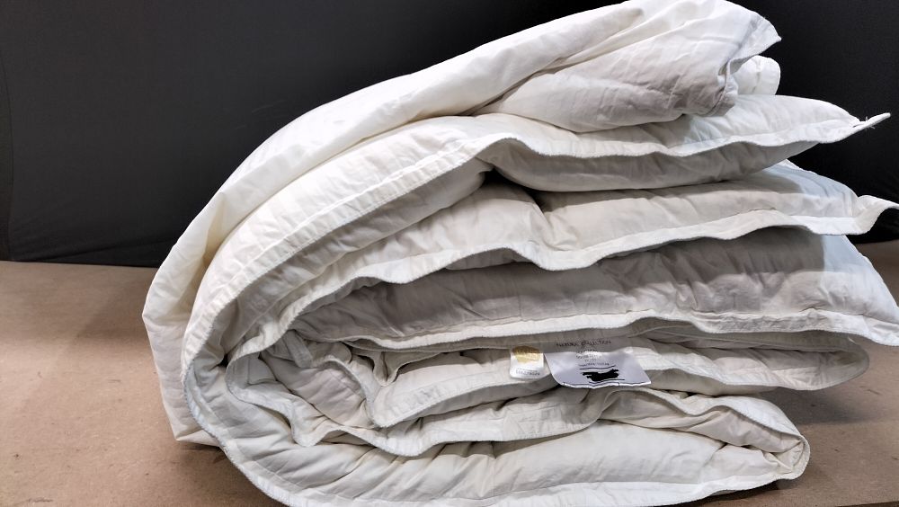 Lot 53: Hungarian Goose Down Super King 10.5 Tog Natural Collection Duvet