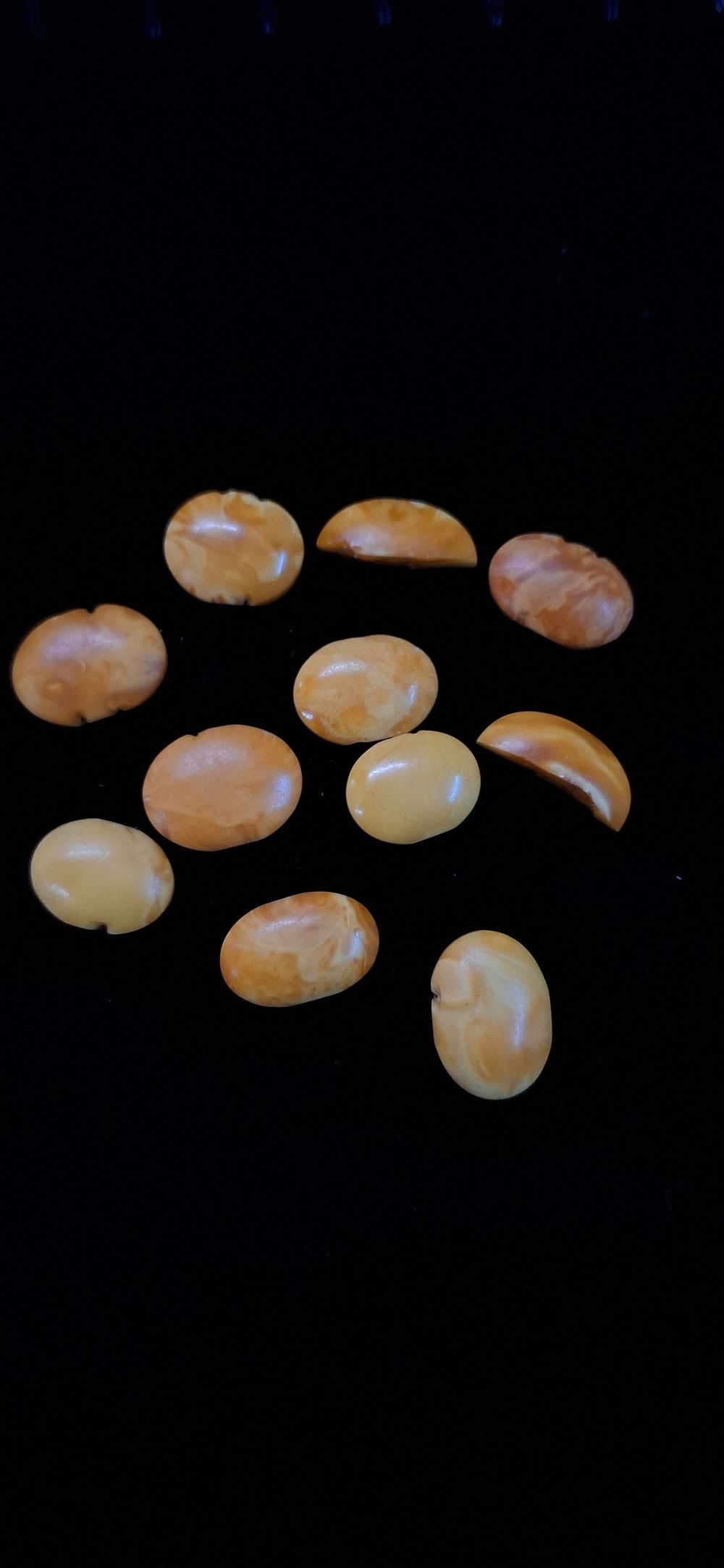 Lot 77: A Collection of Polished Butterscotch Amber Stones