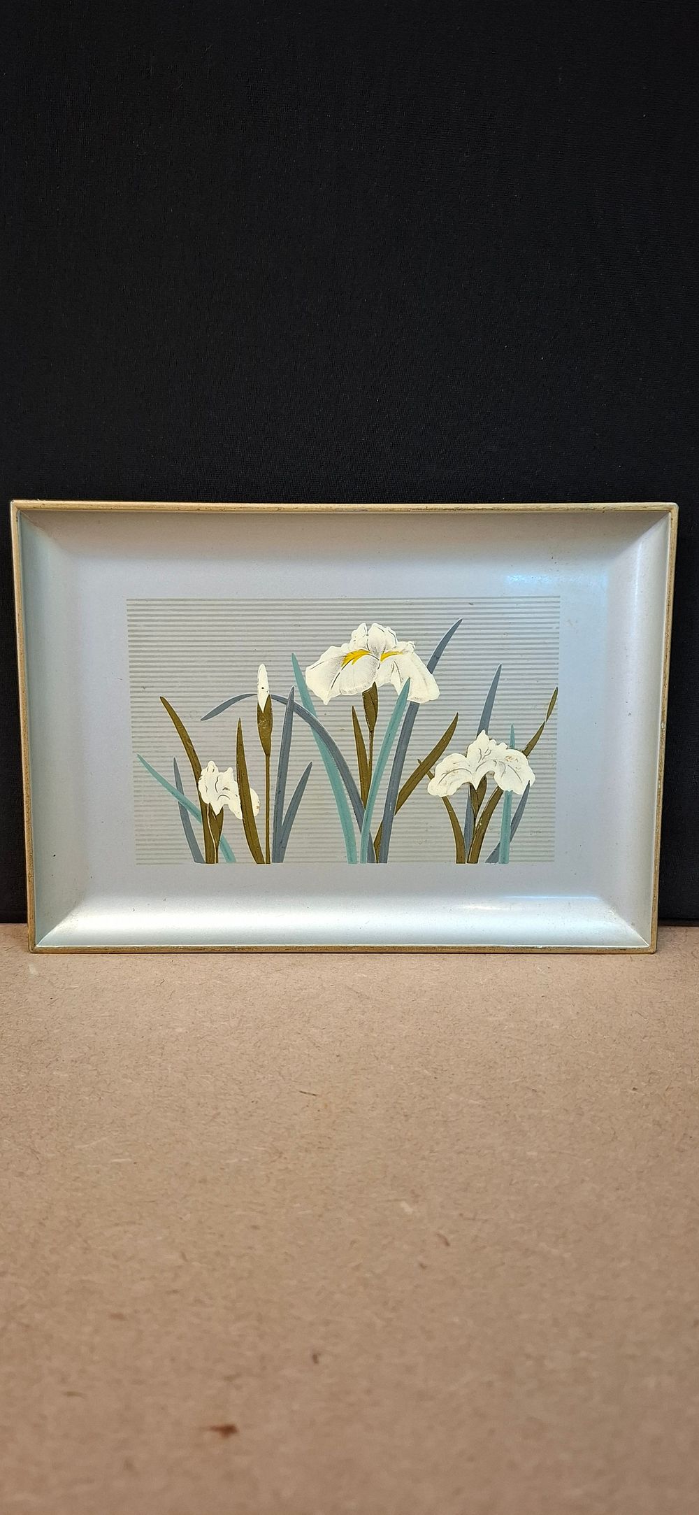 Lot 90: An Otagiri Japan White Iris Pattern Resin Vanity Tray