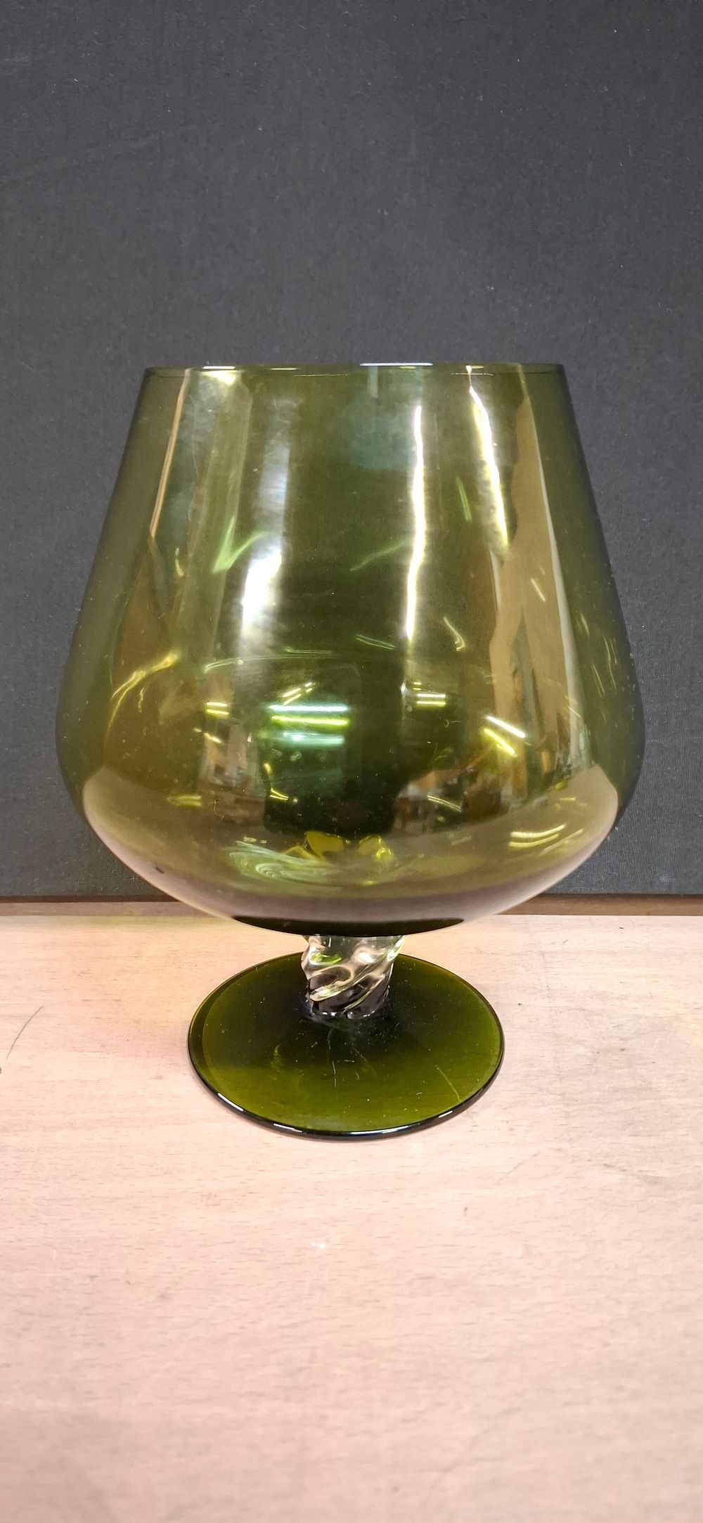 Lot 113: A Vintage Olive Green Hand Blown Glass Balloon Vase