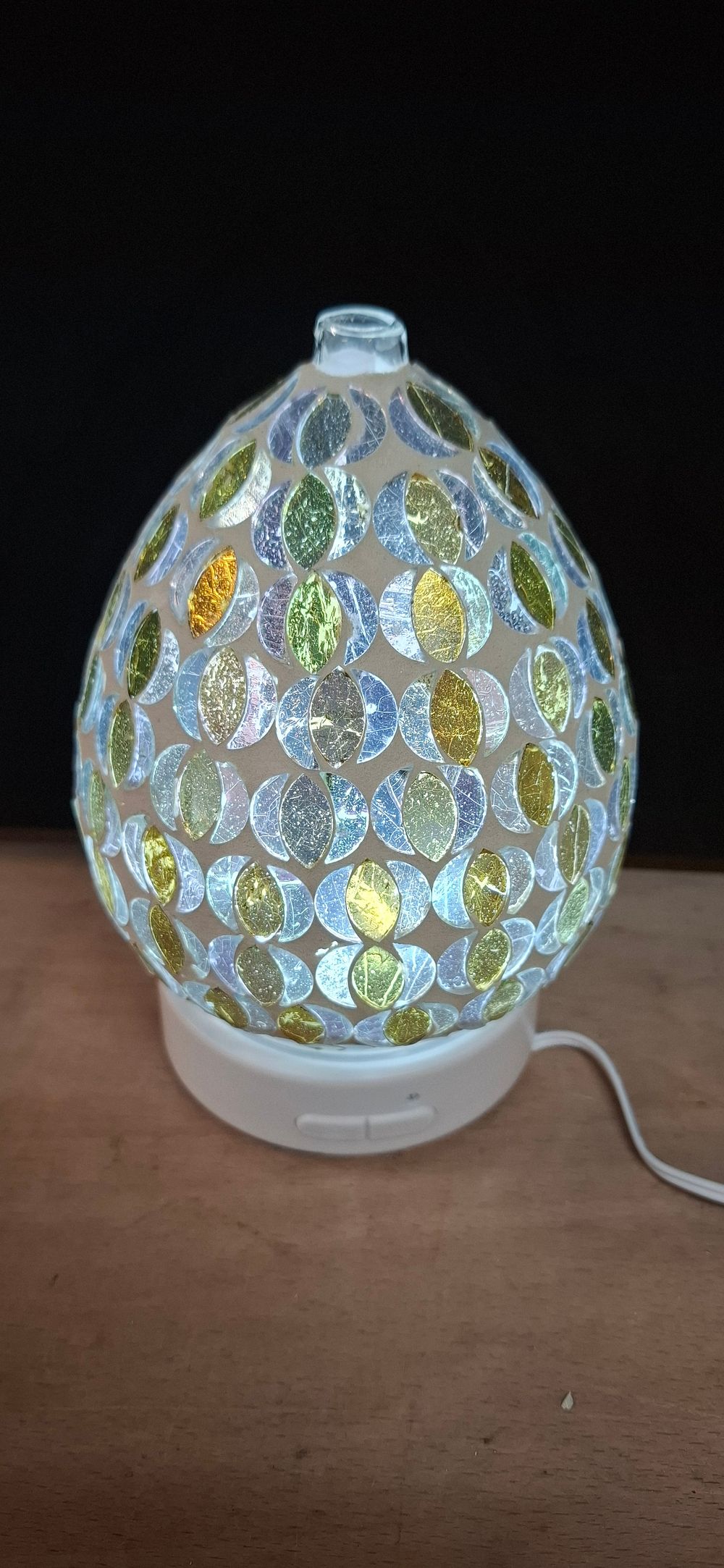 Lot 130: An Electric Ultrasonic Aromatize Style Mosaic Glass Aroma Diffuser