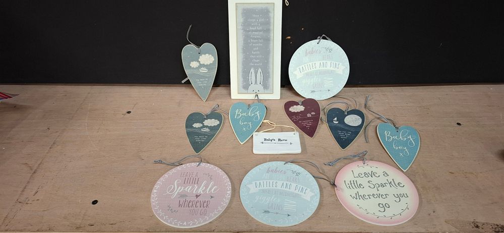 Lot 131: A Collection of Decorative Composite and Ceramic Nursery Hanging Plaques