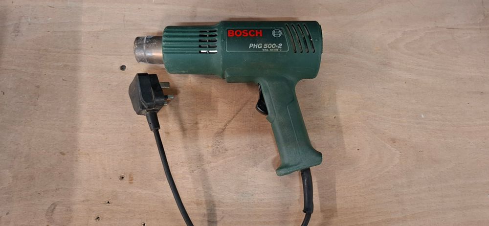 Lot 145: A Bosch PHG 500-2 Plastic and Metal Heat Gun
