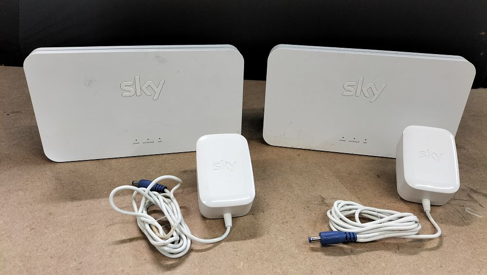 Lot 304: 2x Sky Broadband Booster SE210 and SE210A Network Devices