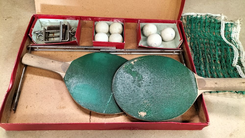 Lot 305: A Vintage Table Tennis Set, No. C/3041