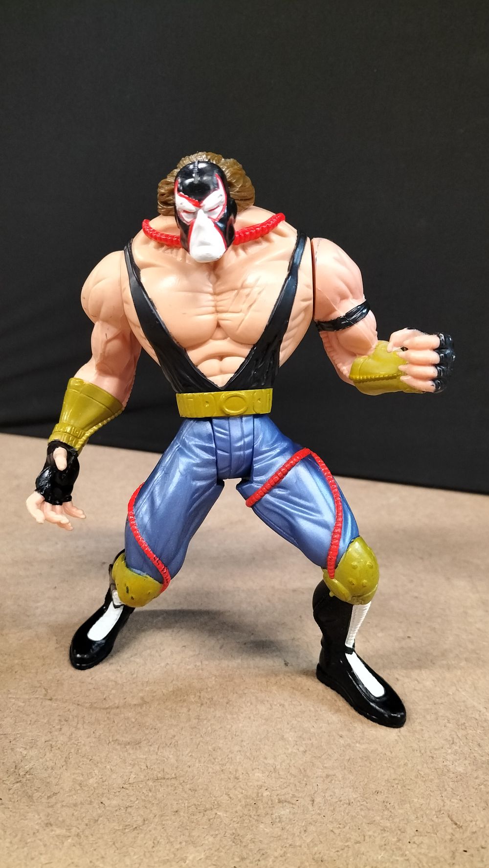 Lot 315: A Kenner Batman Legends of the Dark Knight Lethal Impact Bane Action Figure