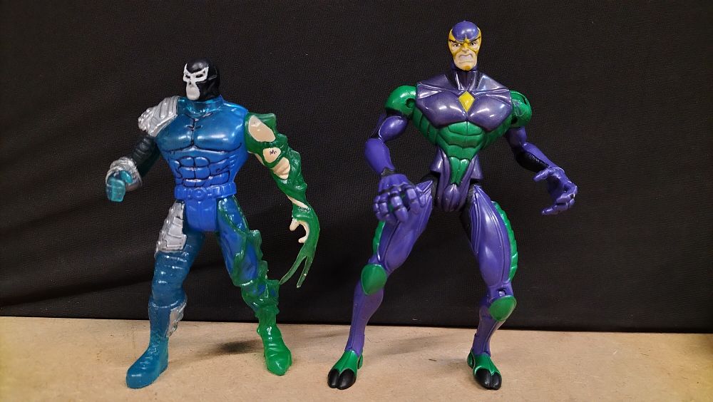 Lot 318: 2 Plastic DC Comics and Marvel Toy Biz, Inc. Action Figures