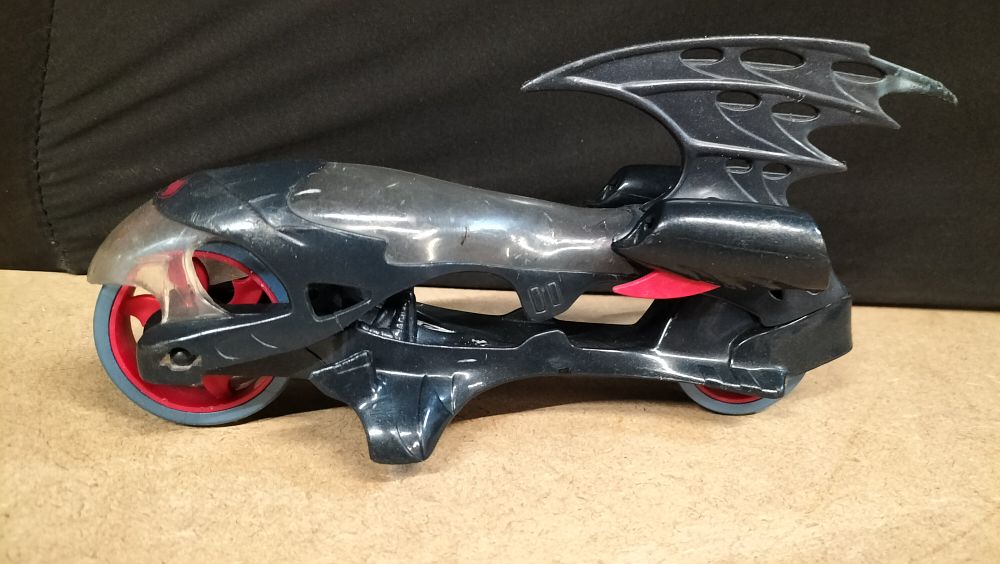 Lot 323: A Kenner Batman Forever Street Racer Plastic Missile Firing Toy Vehicle